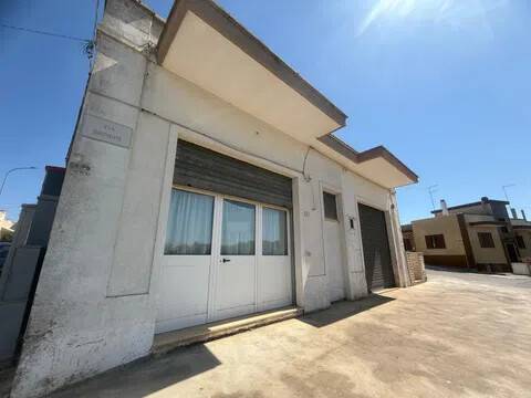 negozio in vendita a Cisternino in zona Casalini
