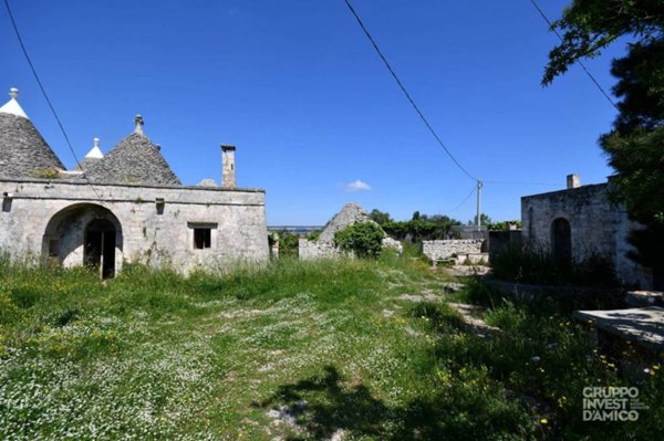 casa indipendente in vendita a Cisternino in zona Caranna