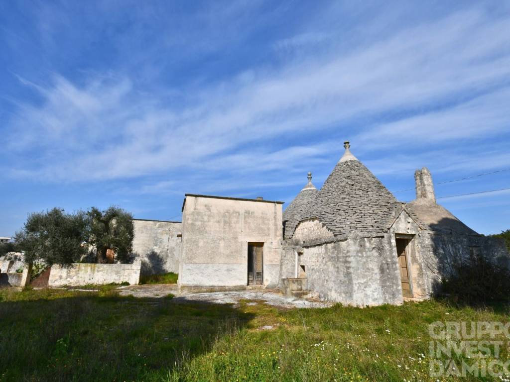 casa indipendente in vendita a Cisternino in zona Caranna