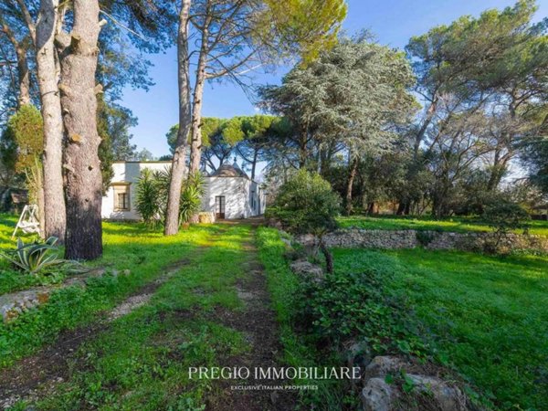 casa indipendente in vendita a Cisternino in zona Casalini