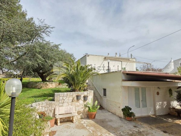 casa semindipendente in vendita a Cisternino in zona Sisto
