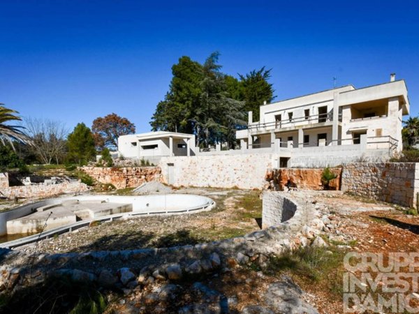casa indipendente in vendita a Cisternino in zona Casalini