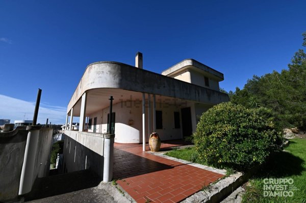 casa indipendente in vendita a Cisternino in zona Caranna