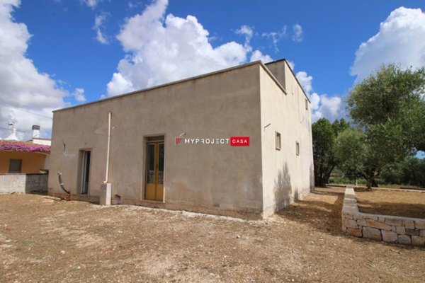 casa indipendente in vendita a Cisternino in zona Sisto