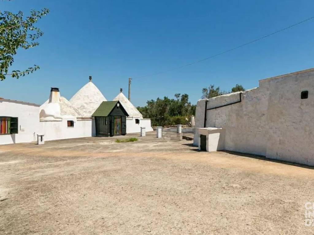 casa indipendente in vendita a Cisternino