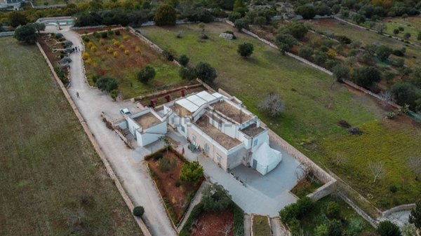 casa indipendente in vendita a Cisternino