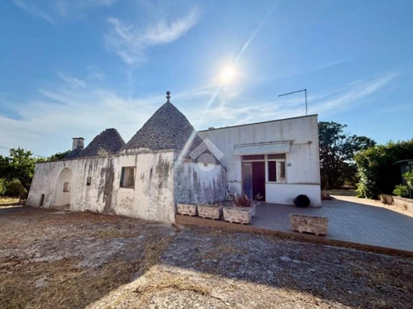 casa indipendente in vendita a Cisternino