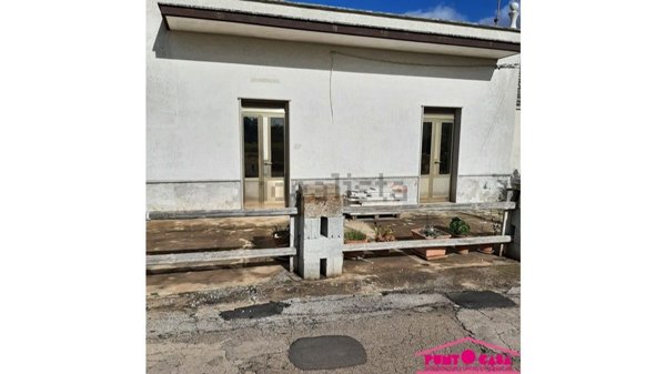 casa indipendente in vendita a Cisternino