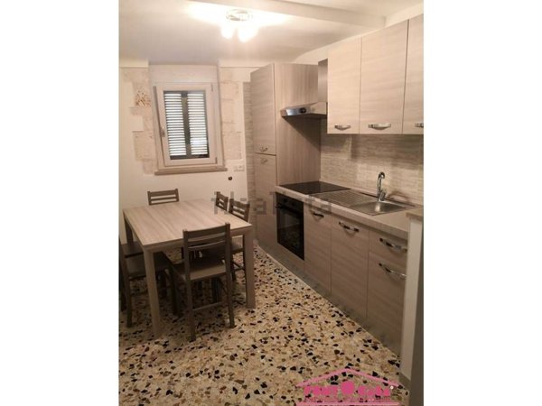 casa indipendente in vendita a Cisternino in zona Casalini