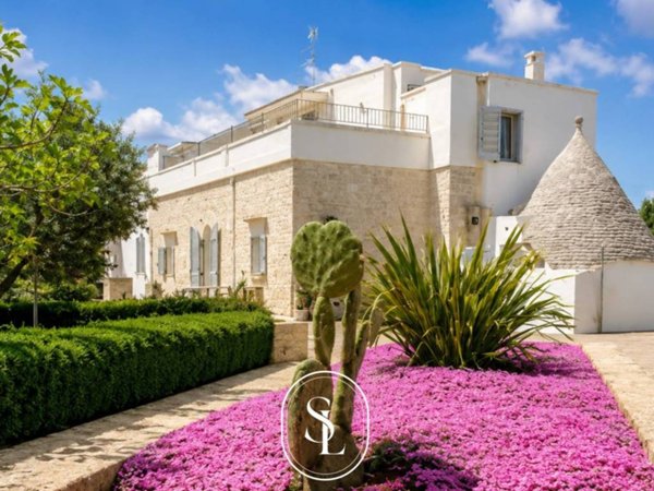 casa indipendente in vendita a Cisternino in zona Marinelli
