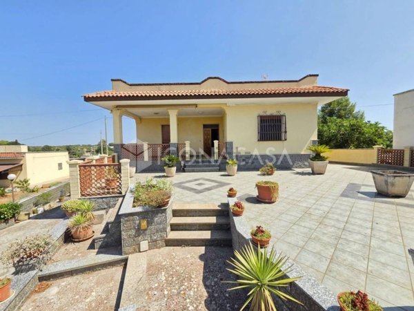 casa indipendente in vendita a Cisternino