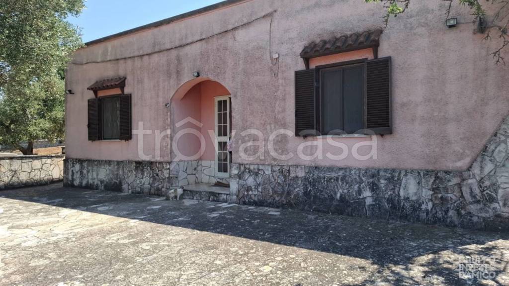 casa indipendente in vendita a Cisternino