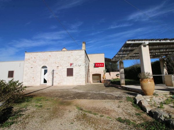 casa indipendente in vendita a Cisternino