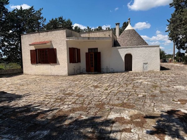 casa indipendente in vendita a Cisternino
