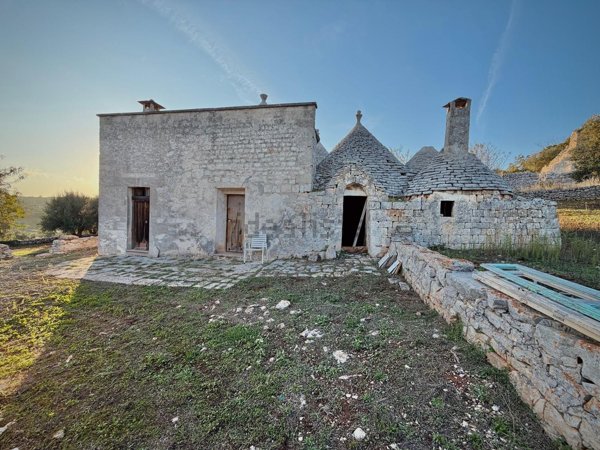 casa indipendente in vendita a Cisternino