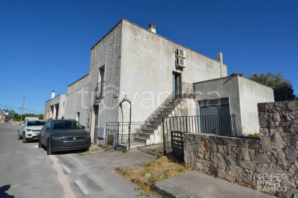 casa indipendente in vendita a Cisternino in zona Marinelli