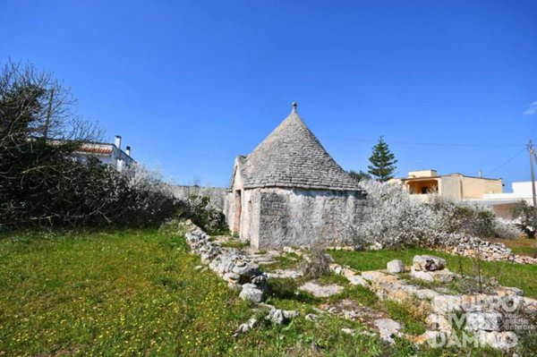 casa indipendente in vendita a Cisternino