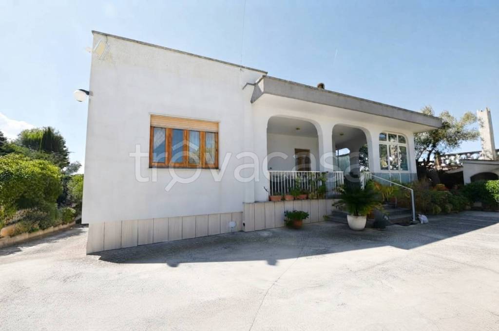 casa indipendente in vendita a Cisternino