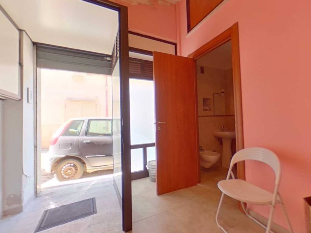 negozio in vendita a Fasano