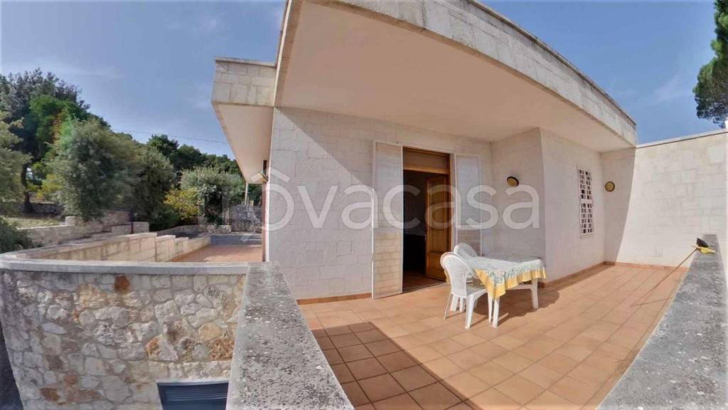 casa indipendente in vendita a Fasano