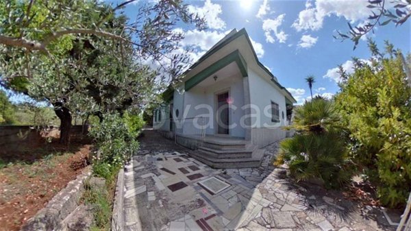 casa indipendente in vendita a Fasano