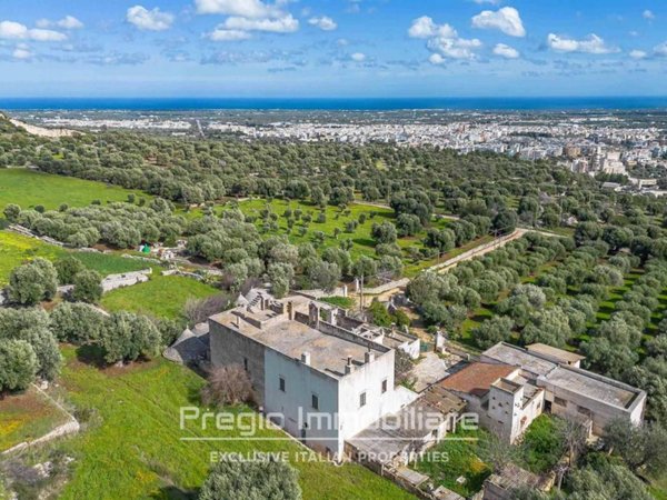 casa indipendente in vendita a Fasano