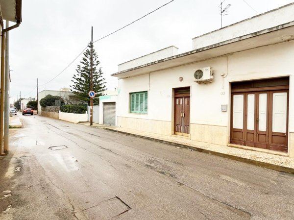 casa indipendente in vendita a Fasano in zona Montalbano