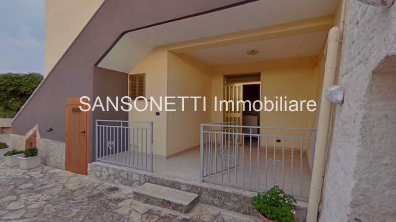 casa indipendente in vendita a Fasano in zona Laureto
