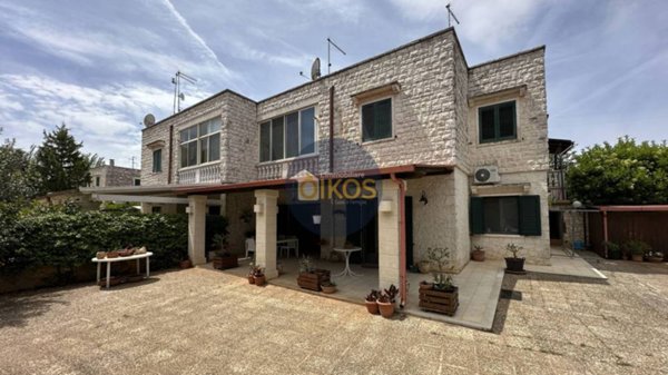 casa indipendente in vendita a Fasano
