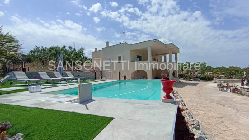 casa indipendente in vendita a Fasano in zona Laureto