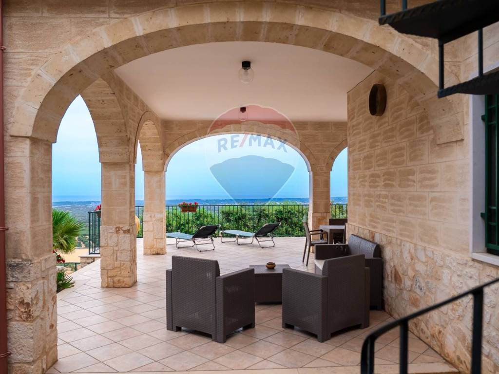 casa indipendente in vendita a Fasano