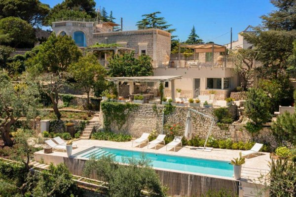 casa indipendente in vendita a Fasano