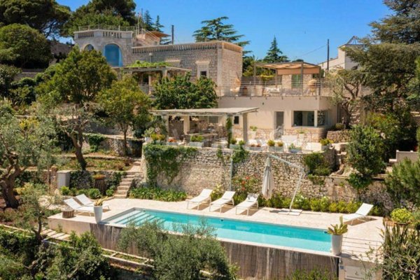 casa indipendente in vendita a Fasano