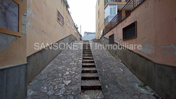 locale di sgombero in vendita a Fasano