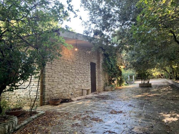 casa indipendente in vendita a Fasano in zona Laureto