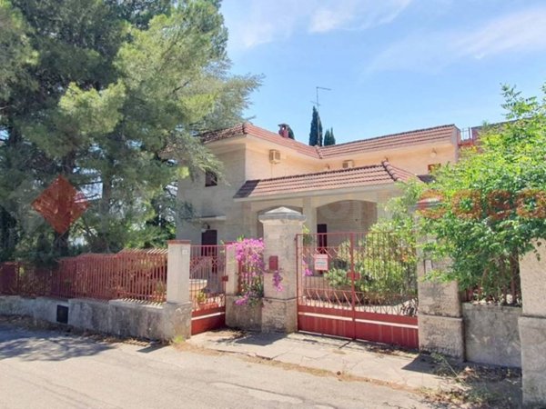 casa indipendente in vendita a Fasano