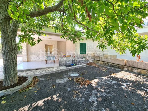 casa indipendente in vendita a Fasano in zona Savelletri