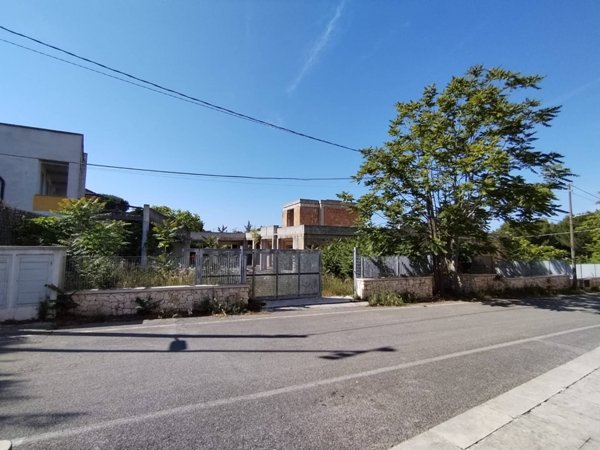 casa indipendente in vendita a Fasano