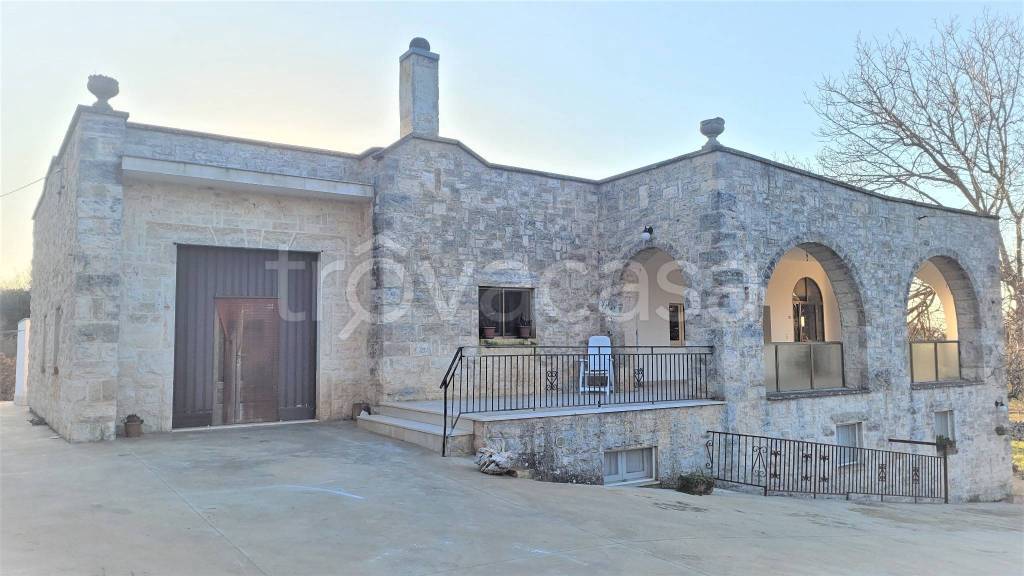 casa indipendente in vendita a Fasano