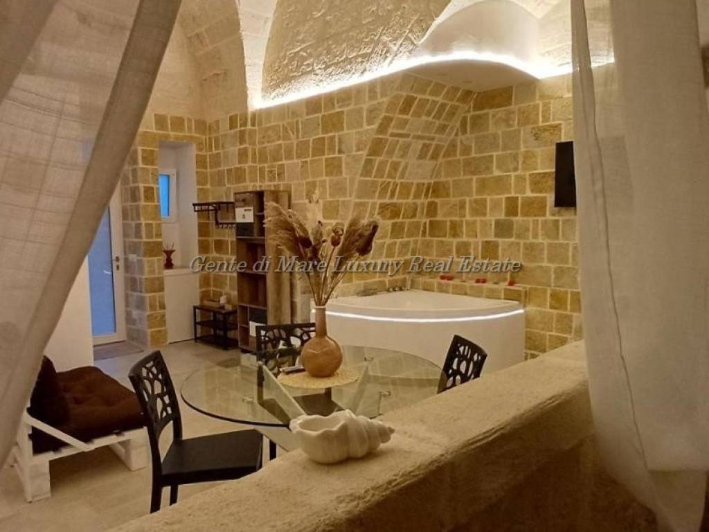 casa indipendente in vendita a Fasano