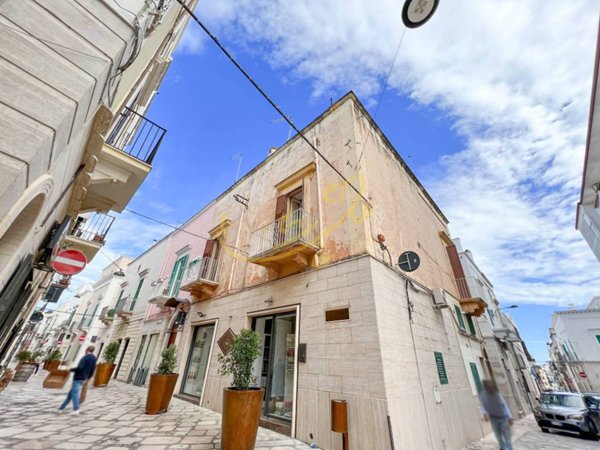 intera palazzina in vendita a Fasano