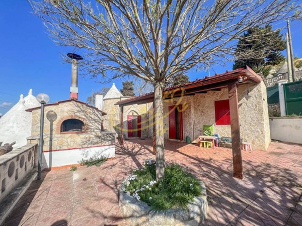 casa indipendente in vendita a Fasano in zona Canale di Pirro