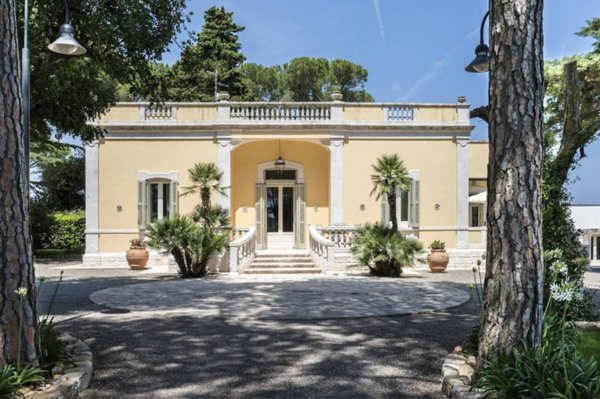 casa indipendente in vendita a Fasano