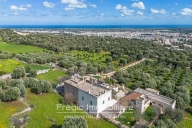 casa indipendente in vendita a Fasano