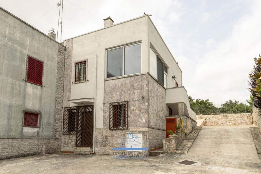 casa indipendente in vendita a Fasano