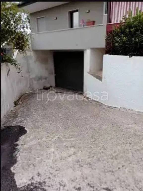 negozio in vendita a Fasano