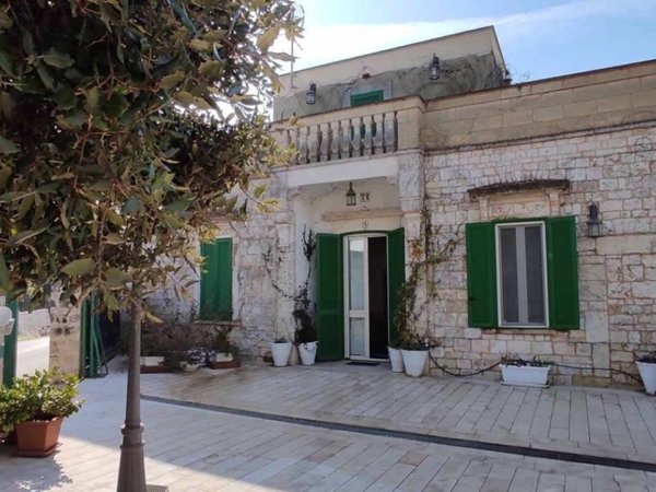 casa indipendente in vendita a Fasano in zona Laureto