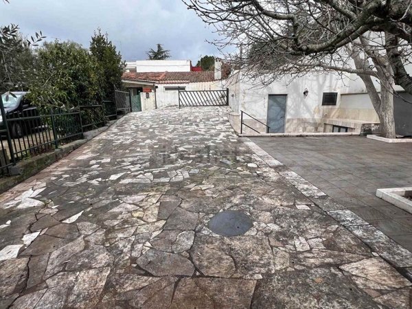 casa indipendente in vendita a Fasano in zona Laureto