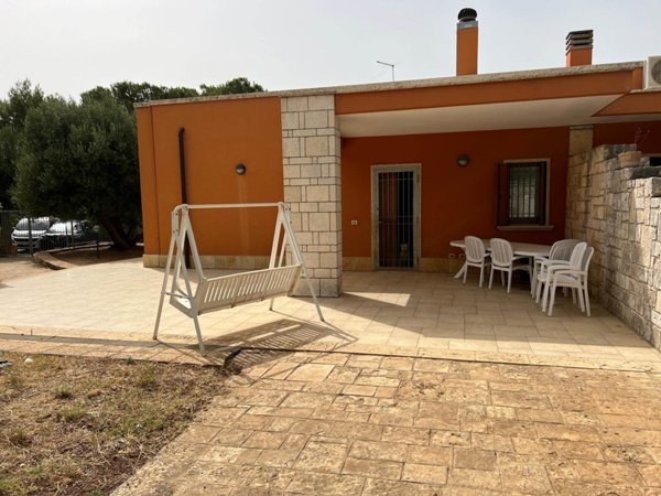 casa indipendente in vendita a Fasano in zona Laureto