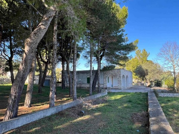 casa indipendente in vendita a Fasano